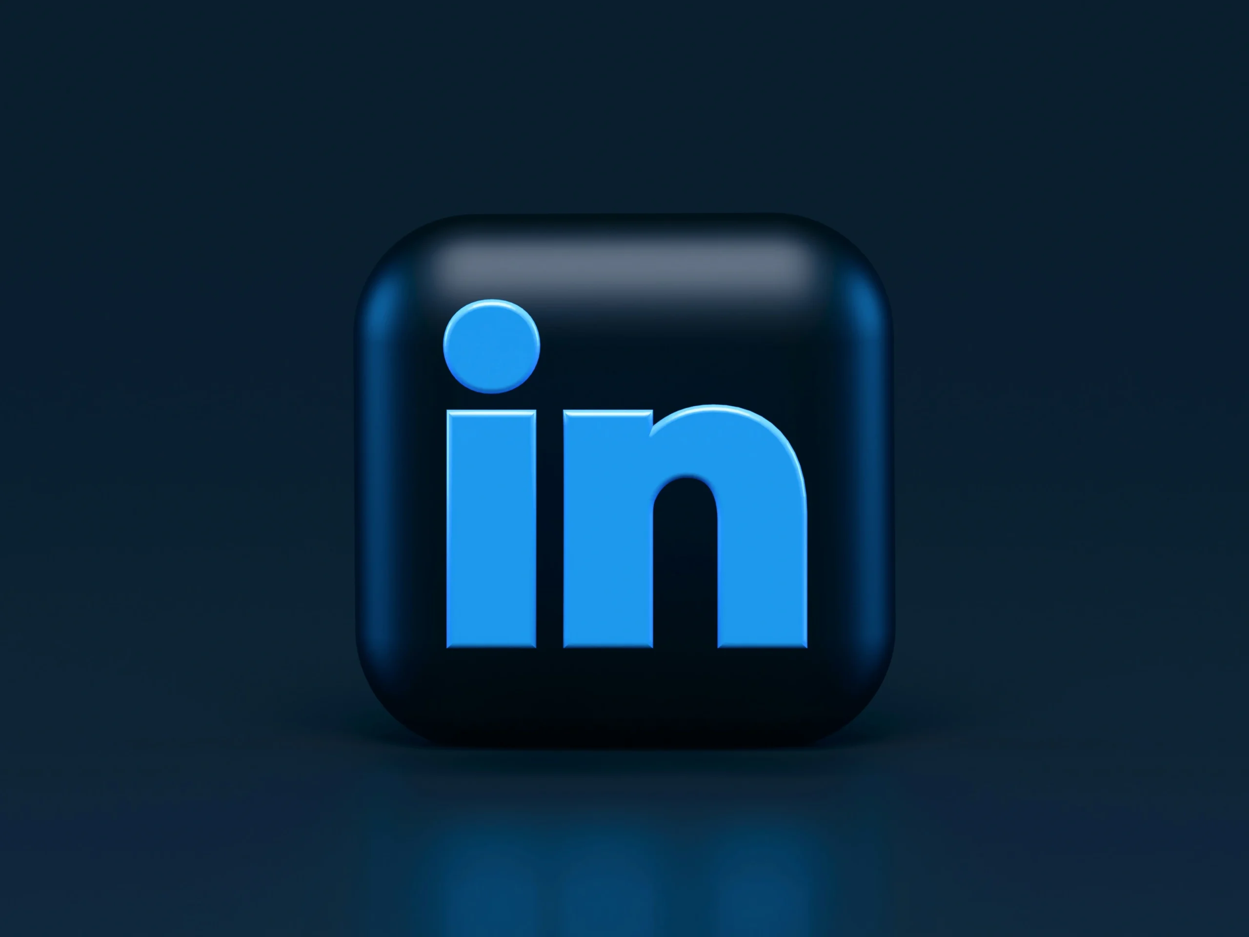 this mage shows linkedin thought leader ads