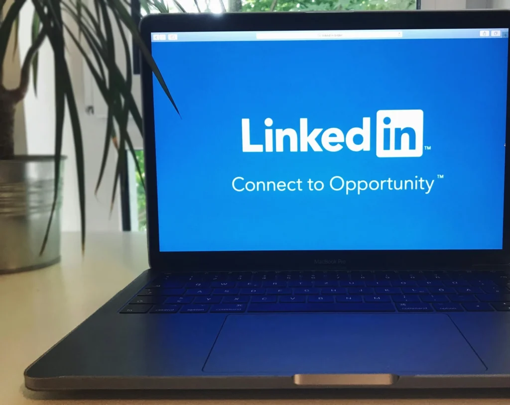 Boosting domain authority through the use of linkedin thought leader ads